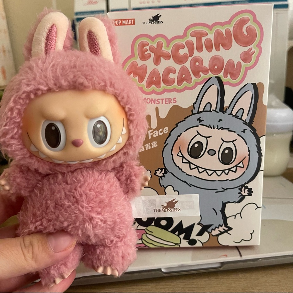 AUTHENTIC NEW Pop Mart LABUBU Exciting Macaron Plush - Lychee Berry (SEA…